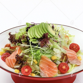 13. INSALATA SALMONE AVOCADO 