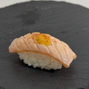 N16. Nigiri SAKE MANGO