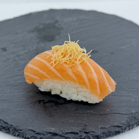 N18. Nigiri SAKE KATAIFI