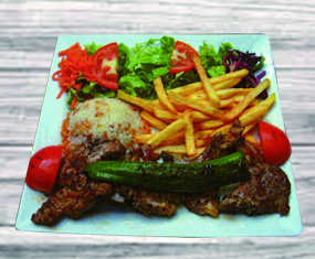 Assiette de côtelettes d'agneau