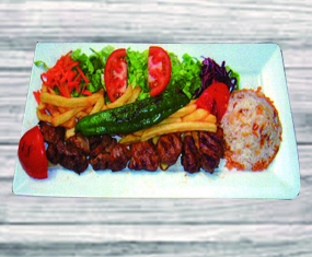 Assiette de brochette d'agneau