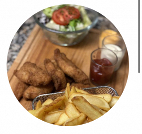 Aiguillettes de poulet pané avec frites et salade 🥗 🍟 