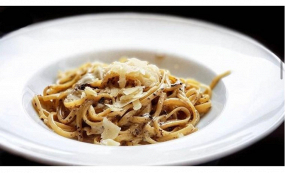 LINGUINI A LA CREME DE TRUFFES NOIRES