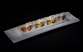 182. Uramaki Salmone