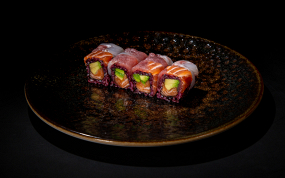 215. Uramaki Black Sake Plus