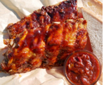 Spare Ribs 450g m. BBQ Sauce, Pommes und Cole slaw