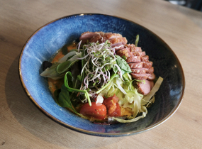 40. PHO TRON