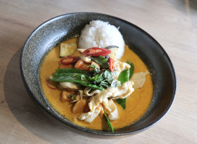 Curry Special mit Hühnchen
