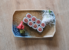 30f	 Spicy Sake-Maki