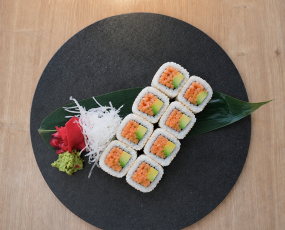31e	Spicy Salmon Inside-Out