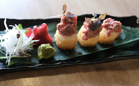 Wagyu Tartar crispy Rice 