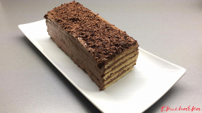 Řez z čokoládové pěny s nugátem
