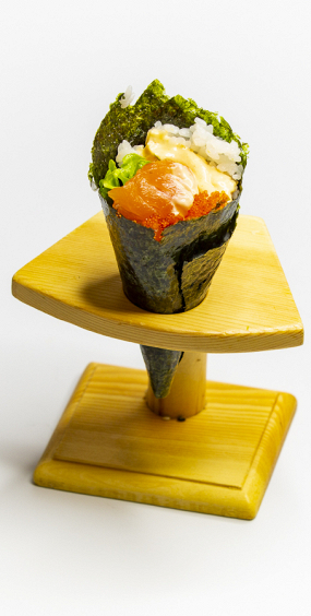 124. Temaki Spicy Salmon