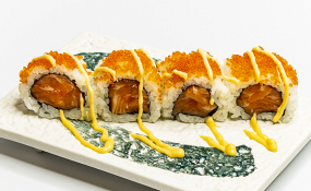 154. Uramaki Spicy Salmon