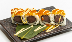 155. Uramaki Spicy Tuna