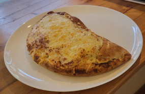 51. Calzone mit Frischkäse 30 cm 