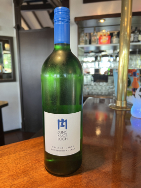 Fl. 1 L Müller-Thurgau  Lieblich  Weiß wein