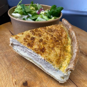 TARTE AU THON ET SALADE VERTE