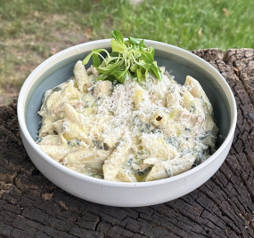 Penne Rigate s kuřecím masem a listovým špenátem