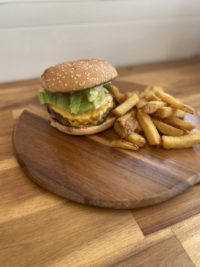 Menu Hamburger, frites + entrée ou dessert +boisson