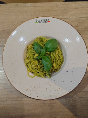 SPAGHETTI PESTO Z KURCZAKIEM