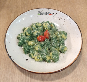 GNOCCHI Z SZPINAKIEM