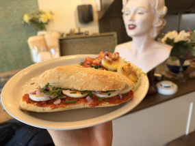 Broodje filet american