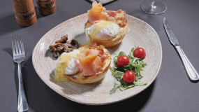 Ouă Benedict cu Somon