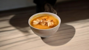 Supă Cremă de Legume cu Crutoane