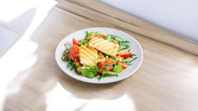 Salată Mediteraneeană