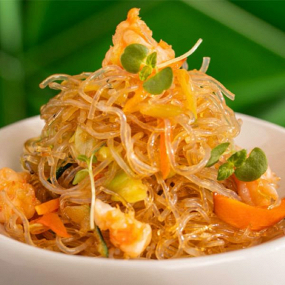 216  Spaghetti di soia con gamberi e verdure miste