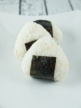 74 Onigiri Tonno