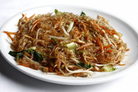 96 Spaghetti di Soia con Verdure e Gamberi