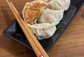 A19 RAVIOLI DI POLLO E VERDURE ALLA PIASTRA 6PZ