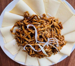 322 Shredded Pork in Sweet Bean Sauce 京酱肉丝