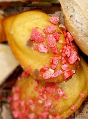 X 2 Madeleines aux Eclats de PRALINES ou NOISETTES