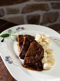 Pašticada s domaćim njokima