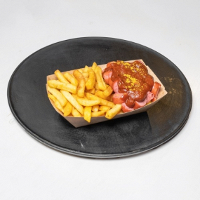 Currywurst mit Fritten