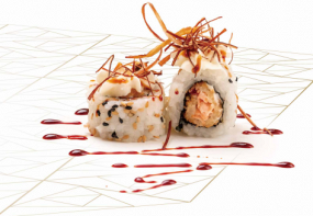 157. URAMAKI SALMONE FRITTO