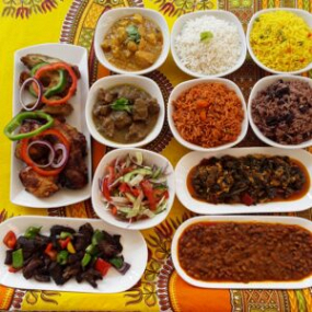 Mama Essi's Authentieke Vlees Rijsttafel