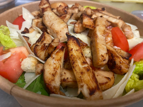 Salat Cesar mit Dressing