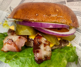 Budapest-Bacon Hamburger