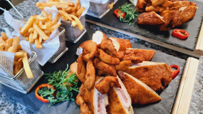 950 g Misa plnených rezňov pre 3 osoby / Töltött húsok tálja