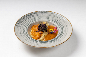 Dorada cu crema de mamaliga si creveti 