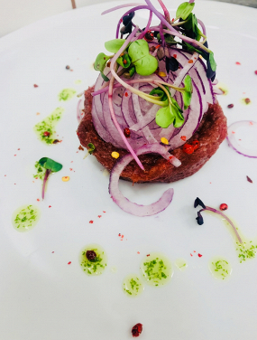 Hovězí tatarský biftek s topinkami 