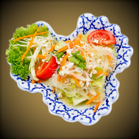 21. Yam Woon Sent (ยำวุ้นเส้น)