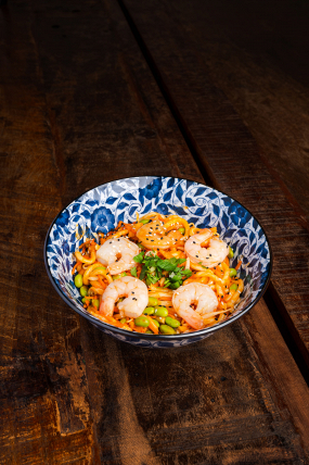 RED CURRY UDON NOODLES (385kcal/S:68g/T:46,5g/B:16,5g)