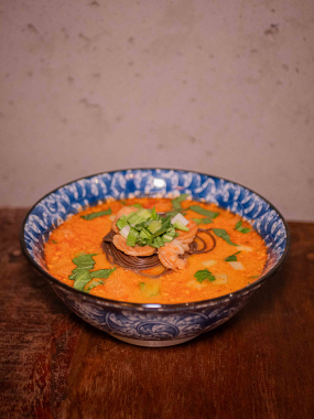 TOM YUM S KREVETAMI 0,7l (610kcal/S:105g/T:15,5g/B:36,5g)