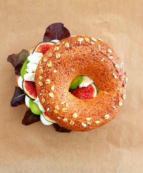 9. AVO FÍKY A KOZÍ SÝR 