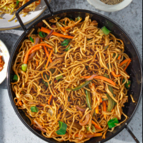 302. Vegetables Hakka Noodles